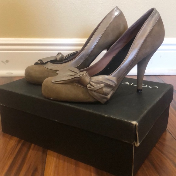 Heels - Picture 3 of 3